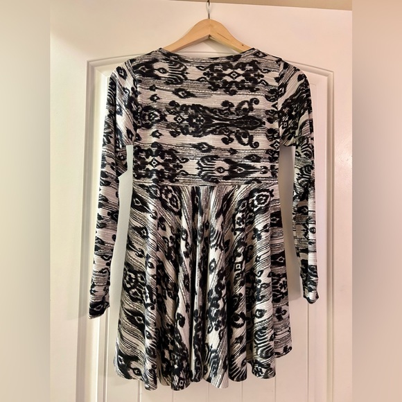 Filthy Mouth Long Sleeve Peplum Tunic.  Size XS. - Picture 4 of 7